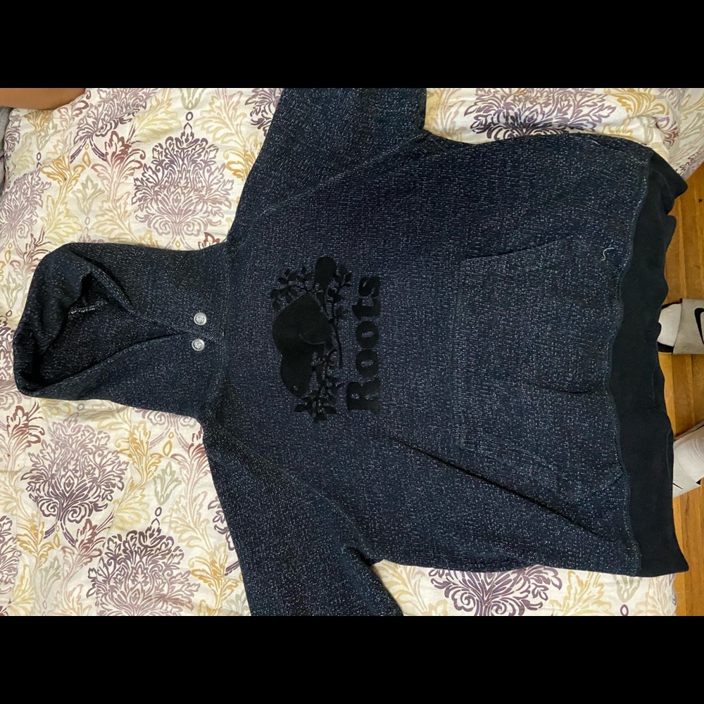 Roots sweater